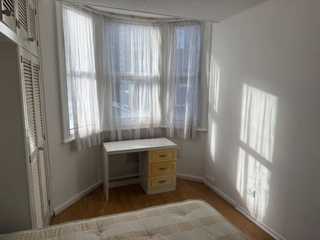 2 Bed Flat, Park Ct, LU2 - Photo 3
