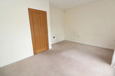 RM3, Ashflower Drive, Romford - Photo 5