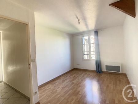 Location Appartement 3 pièces 75m² TROYES 10000 - Photo 2
