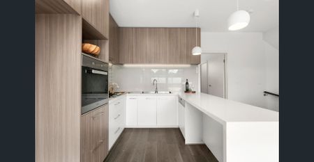 Super Central and Perfectly Presented - Photo 5