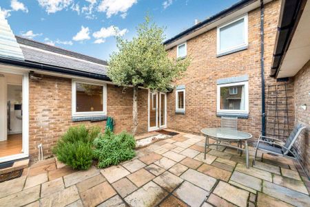 3 bedroom terraced house to rent - Photo 2