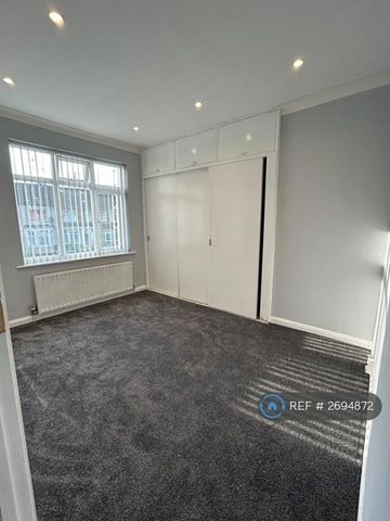 3 bedroom terraced house to rent - Photo 3