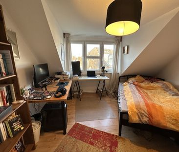 Schwachhausen: besonders geschnittene 4 Zi. DG-Wohnung mit Loggia, ... - Photo 6