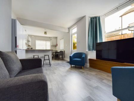 Mayors Walk, Peterborough, PE3 6EZ - Photo 2