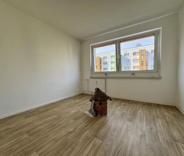 Geräumige 4-Raumwohnung mit Einbauküche - Photo 3