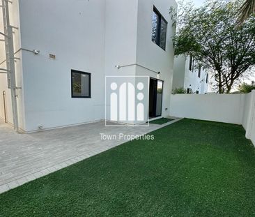 Vacant | 2BR + M TH | End Unit / Single Row | - Photo 1