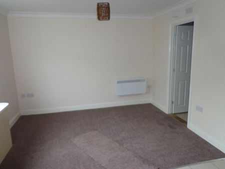 1 bedroom ground floor flat to rent - Photo 2