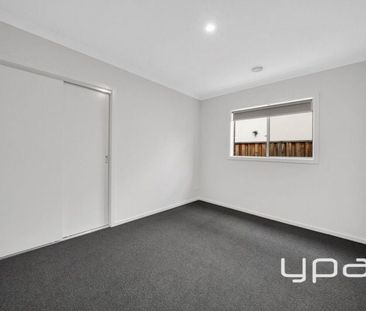 Beautifully Appointed Family Home in a Thriving Location! - Photo 4