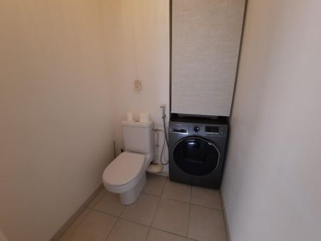 Appartement 2 pièces 46m2 MARSEILLE 8EME 940 euros - Photo 3