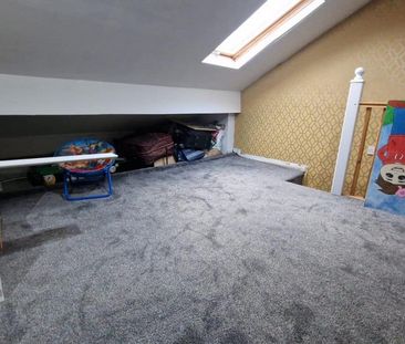 5 bedroom end of terrace house to rent - Photo 3