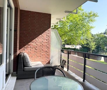 Renovierte Wohnung mit EBK & Balkon nähe U-Bahn Berne - Foto 1