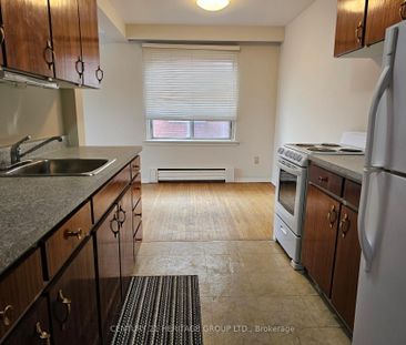 For Lease - 423 Pharmacy Avenue Unit# 3, Toronto, Ontario - Photo 3