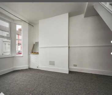2 Bed Terraced House, Bardsay Road, L4 - Photo 2