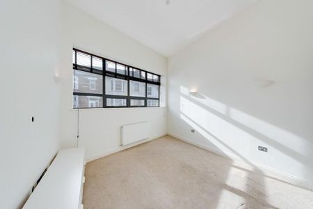 3 bedroom flat to rent - Photo 3