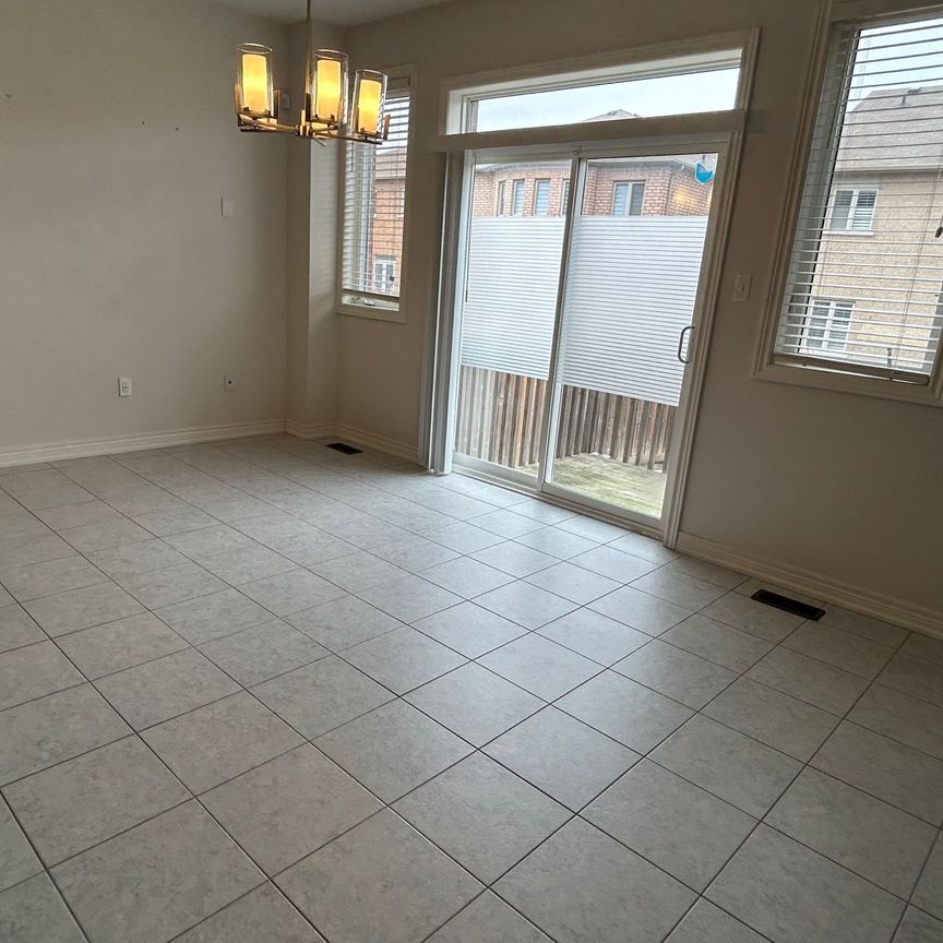 For Lease - 1202 Atkins Drive, Newmarket, Ontario - Photo 1