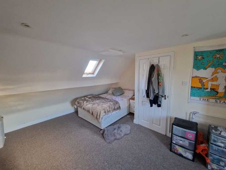 4 Bed Student Accommodation - Photo 3