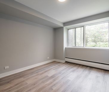 5765 Cote-St-Luc Road, Montréal, QC - Photo 4