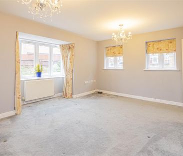 4 bed House - Detached To Let - Photo 1