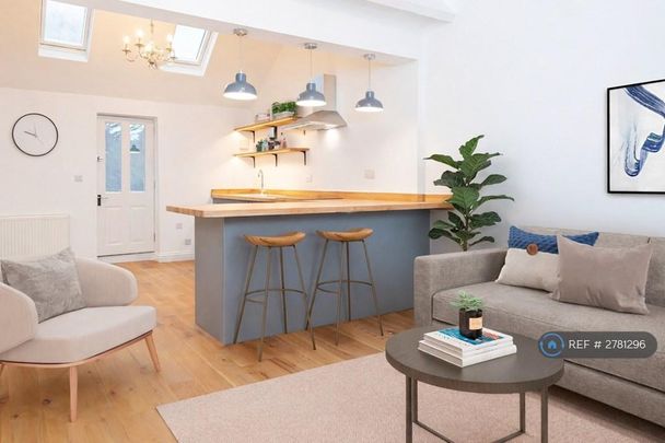 2 bedroom flat to rent - Photo 1