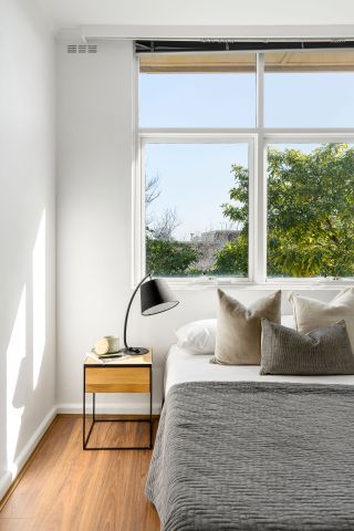 Light-Filled Immaculate Apartment in Boutique St Kilda East Complex - Photo 4