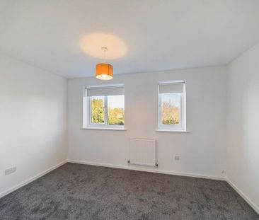 2 bedroom end of terrace house to rent - Photo 3