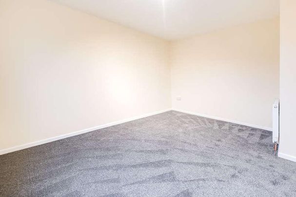 Cherhill Covert, Birmingham, B14 - Photo 1