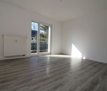 Gemütliche 2 Raumwohnung mit Balkon am ruhigen Stadtrand - Photo 1