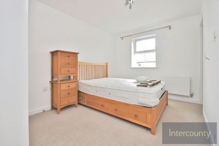 Hockerill Street, CM23, Bishop'S Stortford - Photo 3