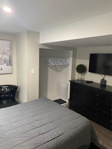 Essex Crescent - 6683 - B - Photo 3