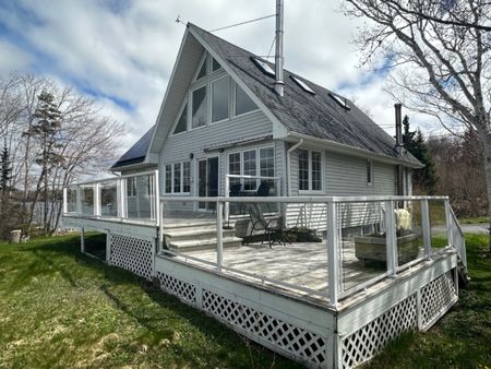 81 Allie Lane, Whites Lake – STUNNING OCEANFRONT RENTAL AVAILABLE NOW! - Photo 2