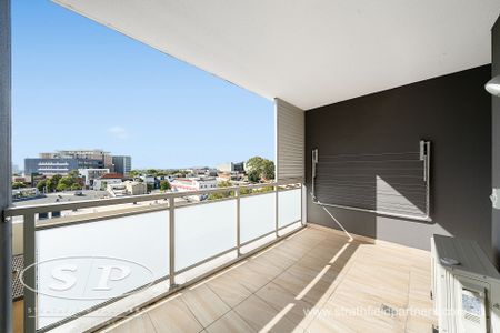 Luxury Two Bedroom Apartment, Level 7 - Photo 5