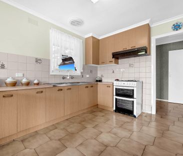 Spacious Family Living Awaits at 74 Brady Road, Dandenong North! - Photo 3