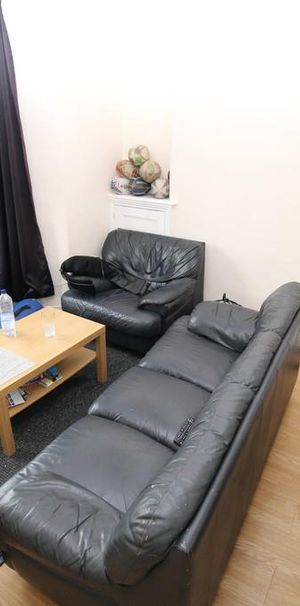 Room For Rent Wood Road, Pontypridd - Photo 1