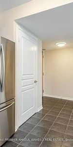 Finch/Yonge-Beauty!Freshly Painted 1056 sqft 2Bd+Den 2Pkg &Locker - Photo 4