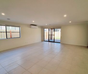 Modern & Spacious Home - Photo 1
