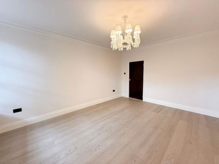 4 bedroom flat to rent - Photo 2