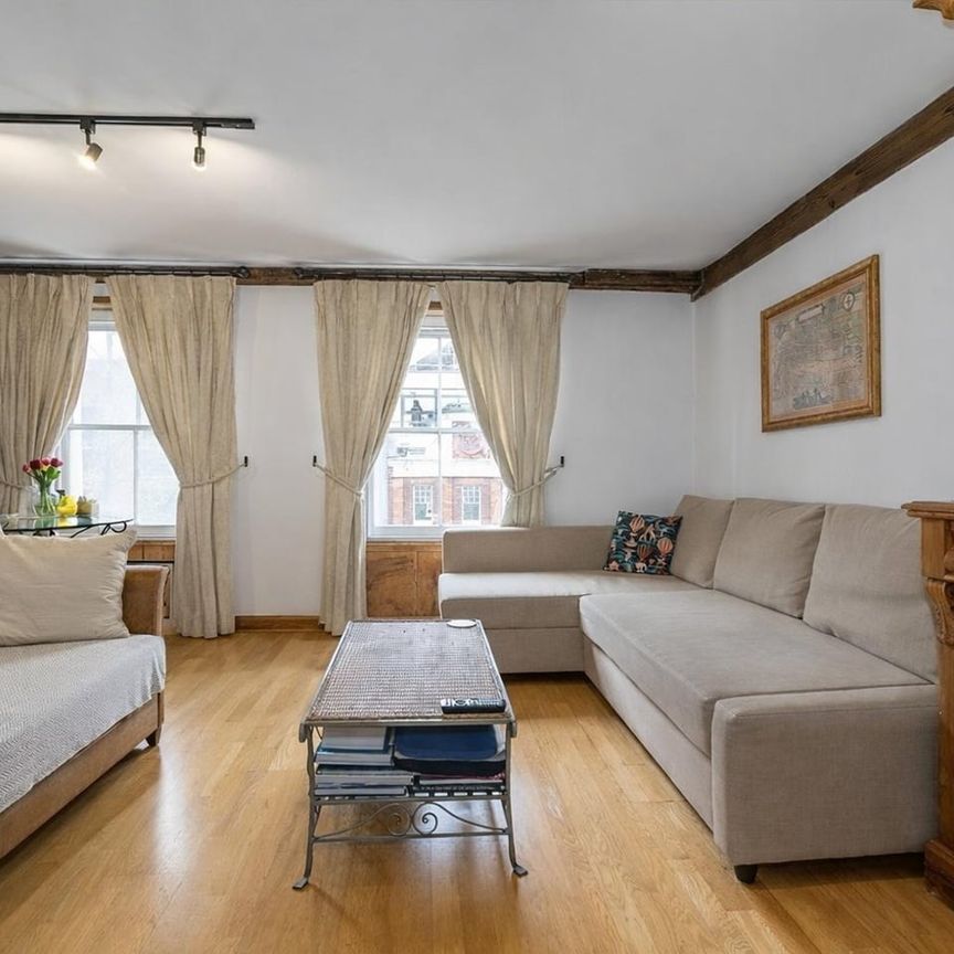1 Bed Flat, St. John Street, EC1M - Photo 1