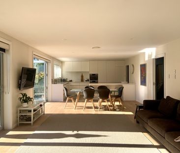 Yaldhurst , 4 bedrooms - Photo 2