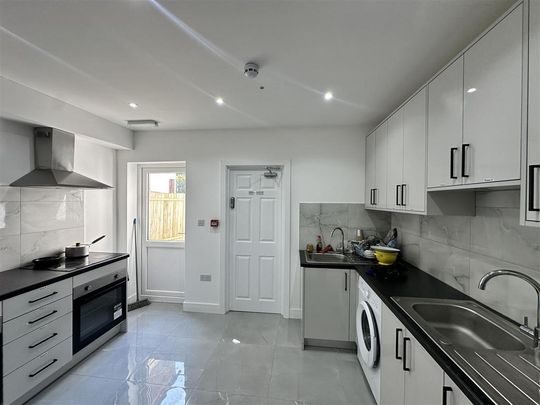 House share to rent - Photo 1