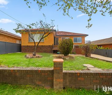 Big 4 Bedroom Ensuite House With Tandem Garage - Photo 3