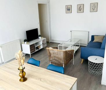 Location Appartement 4 pièces 63m² TROYES 10000 - Photo 2