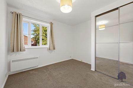 Spring Grove, Mitcham, CR4 - Photo 3