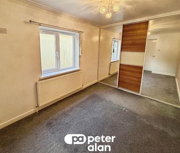 Commercial Street, Aberbargoed, BARGOED - Photo 5