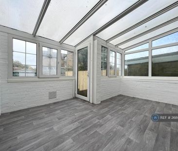 3 bedroom terraced house to rent - Photo 5