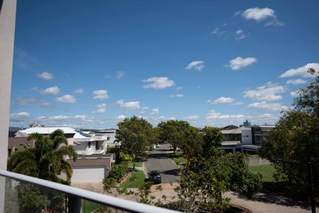 Fully Renovated Living in the Heart of Emerald Lakes - Photo 2