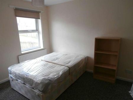 St Martins Close, Winchester, SO23 - Photo 3