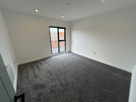 Burlington Square, Chesterfield - Photo 3