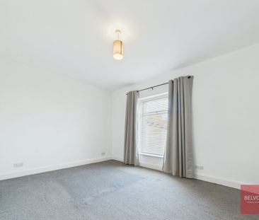 Terraced House to rent on - Photo 5