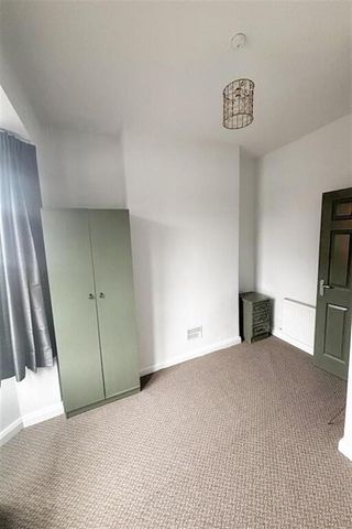 194A Ravenhill Road, Belfast, BT6 8EF - Photo 2