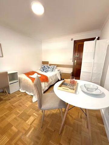 Avenida de Fuenlabrada, Leganés, Community of Madrid 28912 - Photo 4